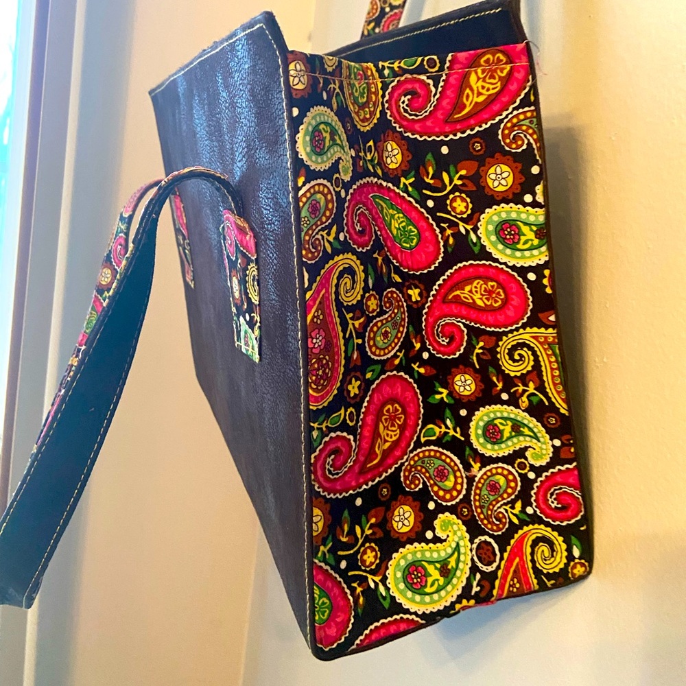 Brown/Black Pour handmade leather bag.